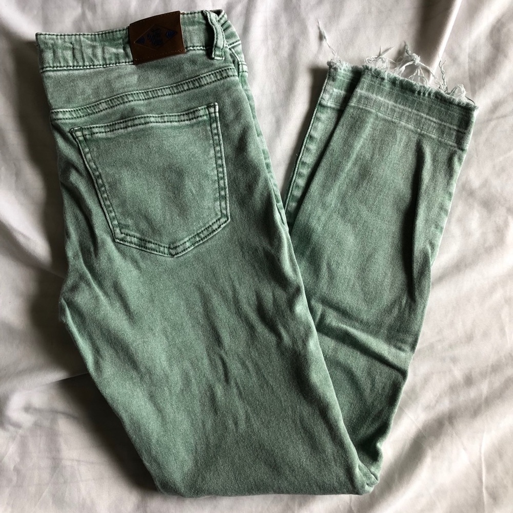 Wild Blue Juniors green skinny jeans